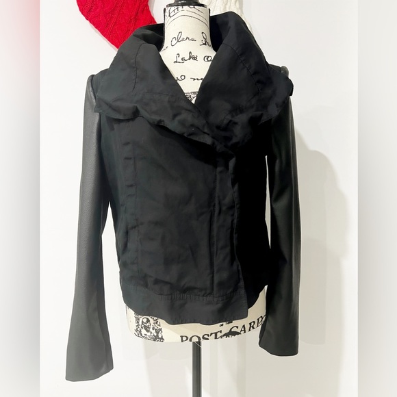 BCBGMAXAZRIA JACKET - Picture 3 of 8